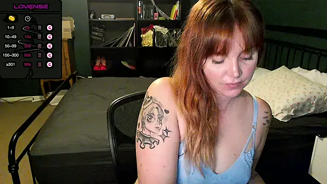 Snapshot of Blaze_Baby chatting on 12-04-24, 06:06 Blaze Baby online show from 12-04-24, 06:06