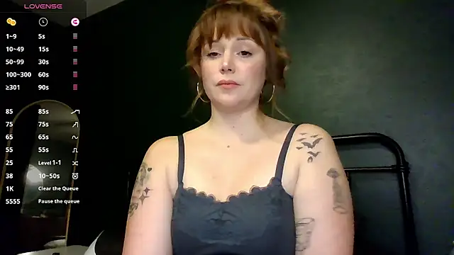 Snapshot of Blaze_Baby chatting on 02-14-25, 04:58 Blaze Baby online show from 02-14-25, 04:58