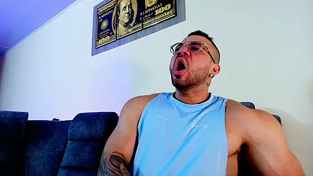 Snapshot of JeremyLowe chatting on 10-22-25, 06:07 JeremyLowe online show from 10-22-25, 06:07