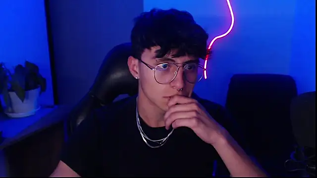 Snapshot of jay_dimarco2 chatting on 03-29-26, 04:01 jay dimarco2 online show from 03-29-26, 04:01