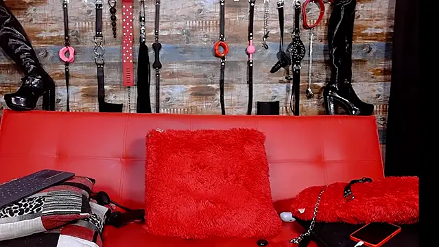Snapshot of slave_Rubi chatting on 12-28-24, 10:25 slave Rubi online show from 12-28-24, 10:25