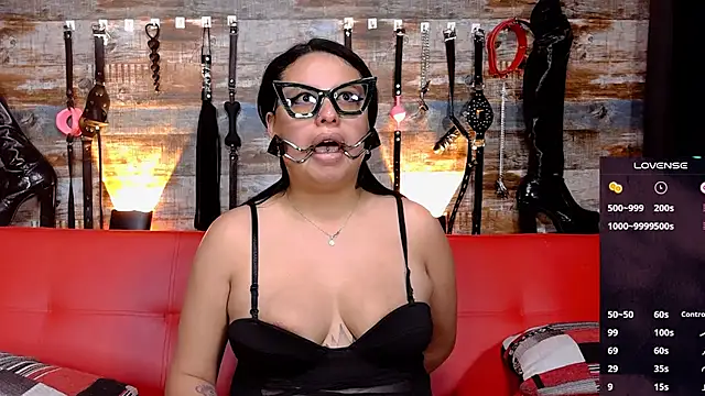 Snapshot of slave_Rubi chatting on 12-30-24, 10:43 slave Rubi online show from 12-30-24, 10:43
