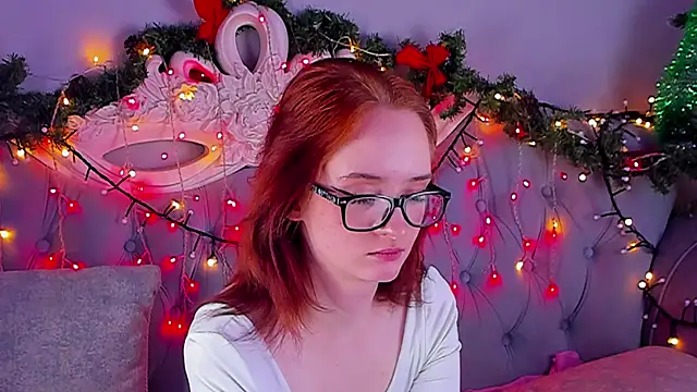 Snapshot of BridgetDay chatting on 12-31-24, 07:20 BridgetDay online show from 12-31-24, 07:20