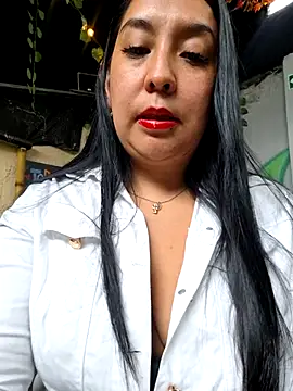 Bella keny online show from 10-13-25, 06:41