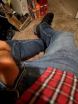 A man in public online show from 11-27-25, 08:22