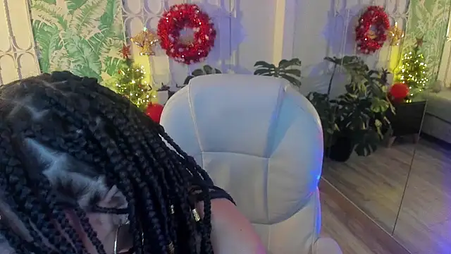 cute hollywood online show from 12-20-25, 08:49