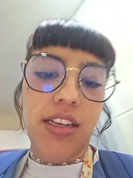 Snapshot of cute_hollywood chatting on 02-21-26, 06:31 cute hollywood online show from 02-21-26, 06:31