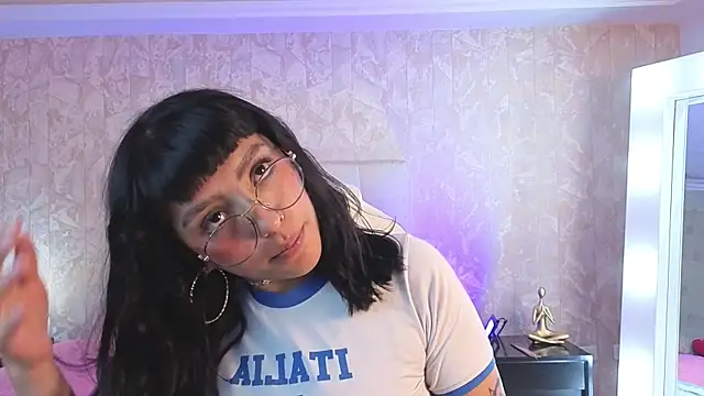 cute hollywood online show from 05-10-26, 07:52