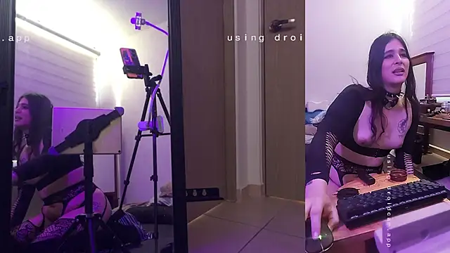 Snapshot of kinkstar5 chatting on 10-21-25, 04:19 kinkstar5 online show from 10-21-25, 04:19