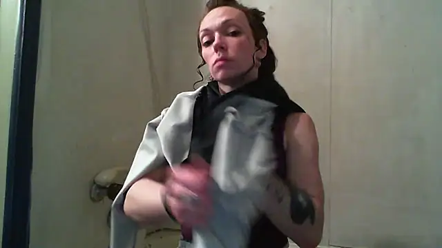 Genevieve143 online show from 02-26-25, 08:04