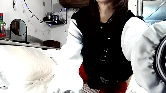 Genevieve143 online show from 04-30-26, 09:30