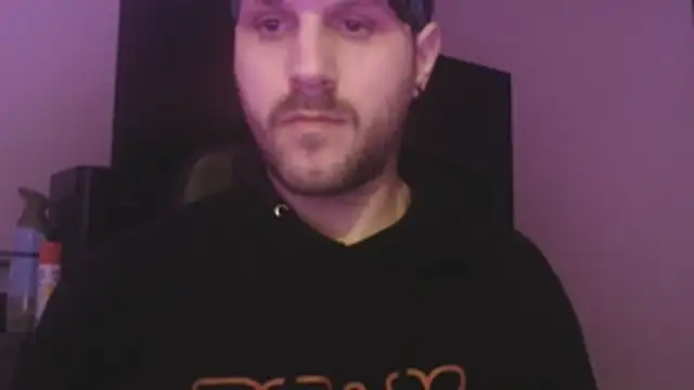 Snapshot of jonnybans chatting on 02-12-26, 07:58 jonnybans online show from 02-12-26, 07:58