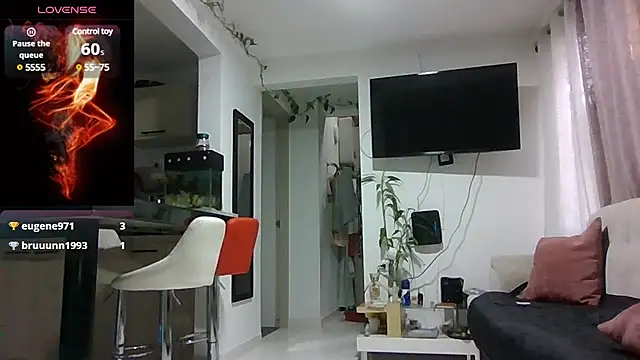 saramartinez1000 online show from 02-13-25, 09:38