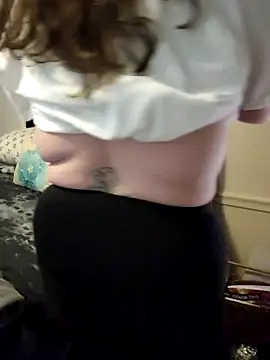 Snapshot of velvetta_ chatting on 03-12-25, 03:24 velvetta online show from 03-12-25, 03:24