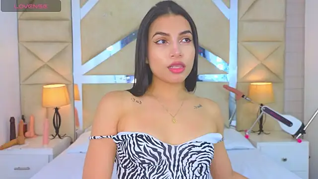 Snapshot of Tiphani_walker_ chatting on 09-25-25, 12:03 Tiphani walker online show from 09-25-25, 12:03