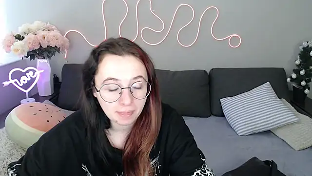 Snapshot of Mini_Diva chatting on 01-16-26, 09:13 Mini Diva online show from 01-16-26, 09:13