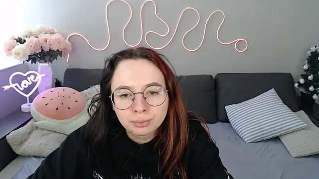 Snapshot of Mini_Diva chatting on 01-17-26, 09:14 Mini Diva online show from 01-17-26, 09:14