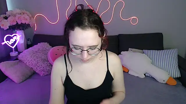 Mini Diva online show from 05-16-26, 10:36