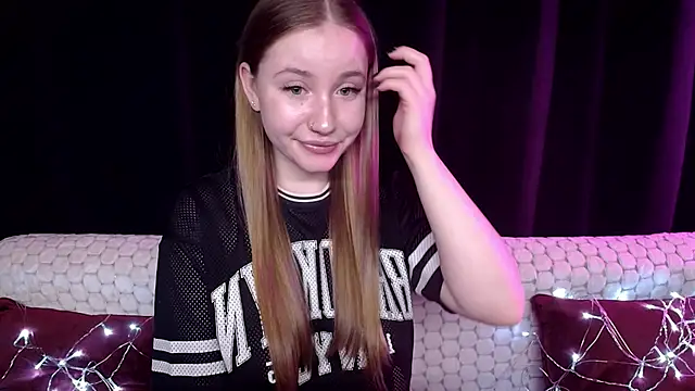 SindiWatsoon online show from 12-17-24, 05:26