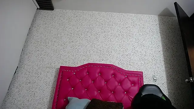 luly pink online show from 10-14-25, 03:29