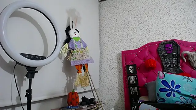 luly pink online show from 10-29-25, 01:30