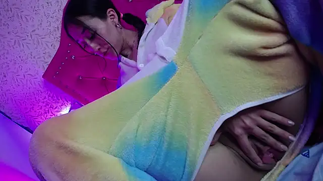 luly pink online show from 02-25-26, 12:37