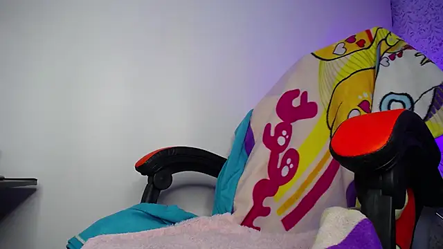 luly pink online show from 04-29-26, 04:05