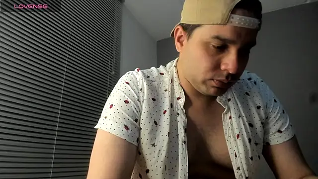 Latin boy surprisee online show from 05-03-26, 12:38