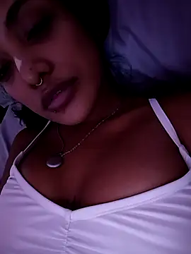 VictoireFeller online show from 10-16-25, 04:13