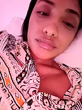 VictoireFeller online show from 12-15-25, 04:28