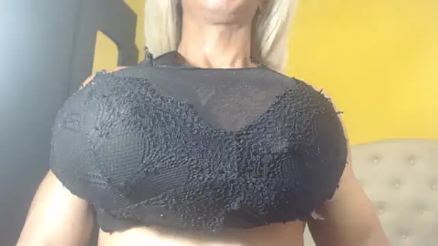 DanielaMuscleTS online show from 01-31-25, 08:01