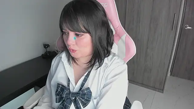 Snapshot of _hikaru_arimura chatting on 10-23-25, 12:32 hikaru arimura online show from 10-23-25, 12:32