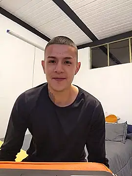 joanguzman02 online show from 02-11-26, 06:35