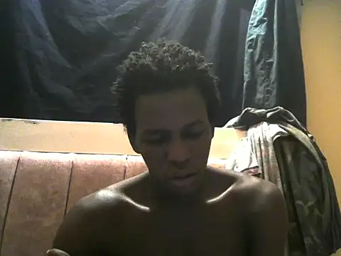 Snapshot of Bigras0011 chatting on 07-05-26, 02:40 Bigras0011 online show from 07-05-26, 02:40