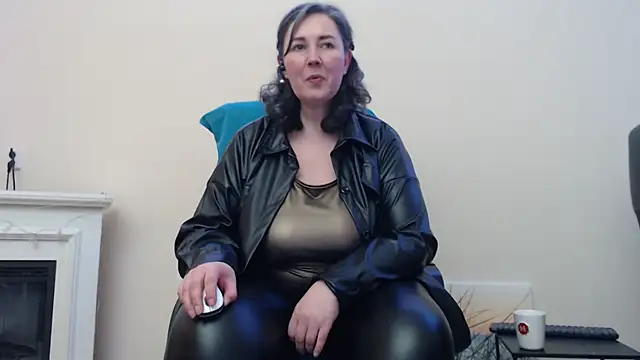 MilfGina online show from 03-04-25, 09:00