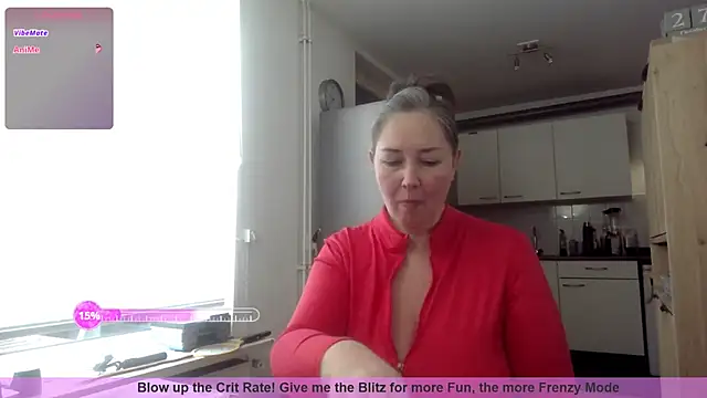 Snapshot of MilfGina chatting on 10-27-25, 08:40 MilfGina online show from 10-27-25, 08:40