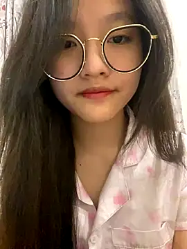 Krixxi22 online show from 12-05-24, 02:22