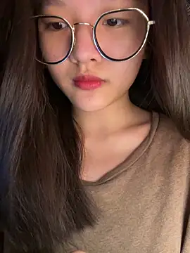 Krixxi22 online show from 10-26-25, 04:24