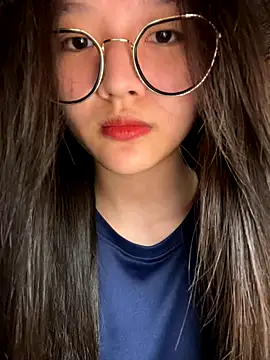 Krixxi22 online show from 12-17-25, 02:12