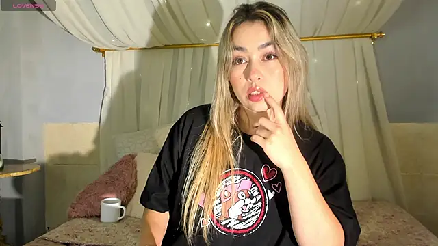 AnnaVictoria   online show from 02-24-25, 06:16