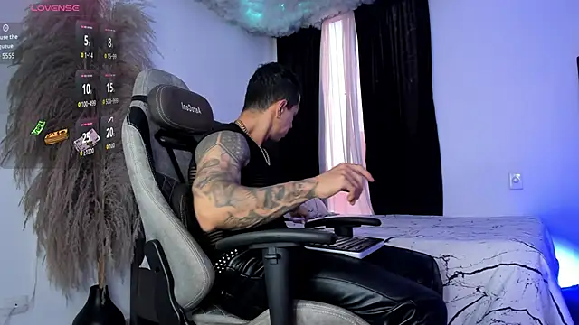 Aron Dark online show from 06-20-26, 06:33