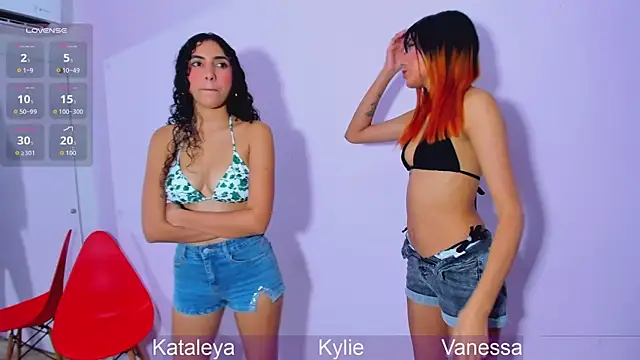 Wetnaughtygirls online show from 10-17-25, 01:31