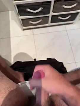 Snapshot of Deralboaus01 chatting on 09-11-25, 08:14 Deralboaus01 online show from 09-11-25, 08:14