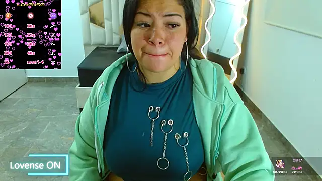 Snapshot of martinna_tay chatting on 01-05-25, 03:00 martinna tay online show from 01-05-25, 03:00