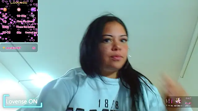 Snapshot of martinna_tay chatting on 01-23-25, 03:26 martinna tay online show from 01-23-25, 03:26