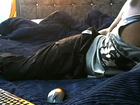 Snapshot of pointy_bloom chatting on 09-25-25, 11:14 pointy bloom online show from 09-25-25, 11:14