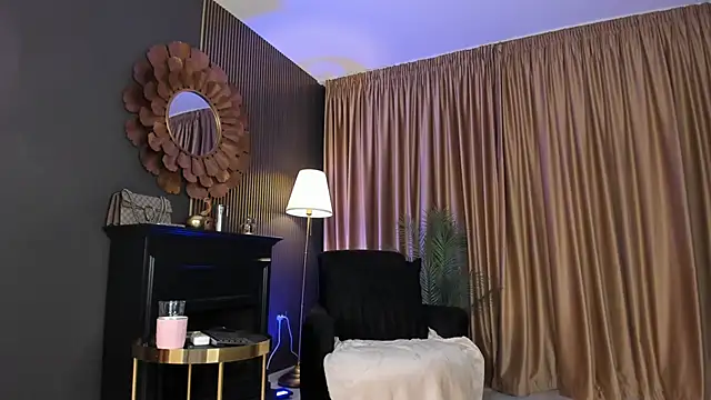 LovingBlondie online show from 06-18-26, 02:56
