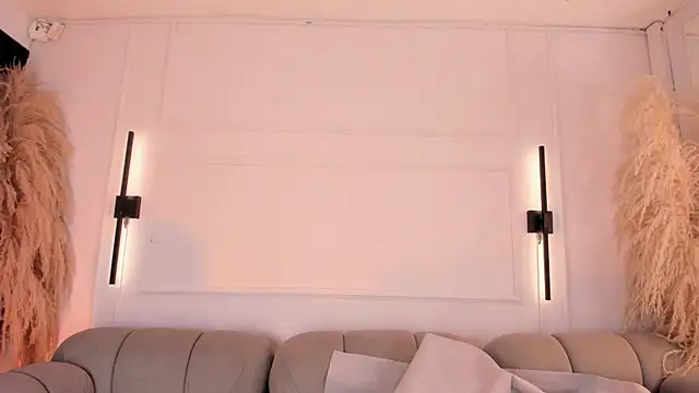 Snapshot of AliceHanz chatting on 03-25-26, 11:44 AliceHanz online show from 03-25-26, 11:44