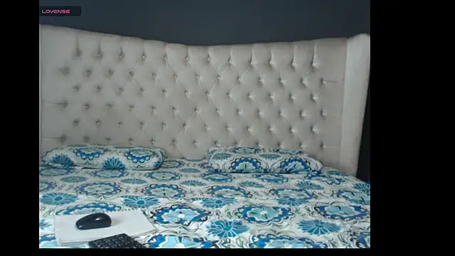 nichole bree  online show from 09-12-25, 11:21