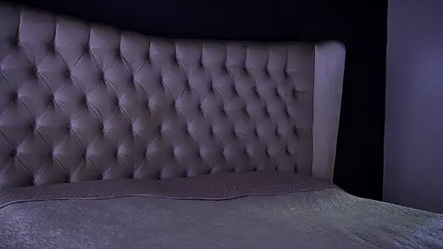 nichole bree  online show from 10-15-25, 01:55